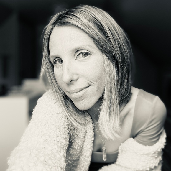 Meet your Posher, Carly - Picture 1 of 1